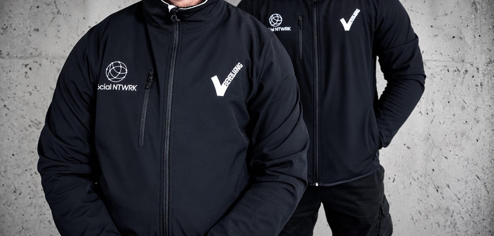Beveiligers van Social NTWRK in dienstkleding